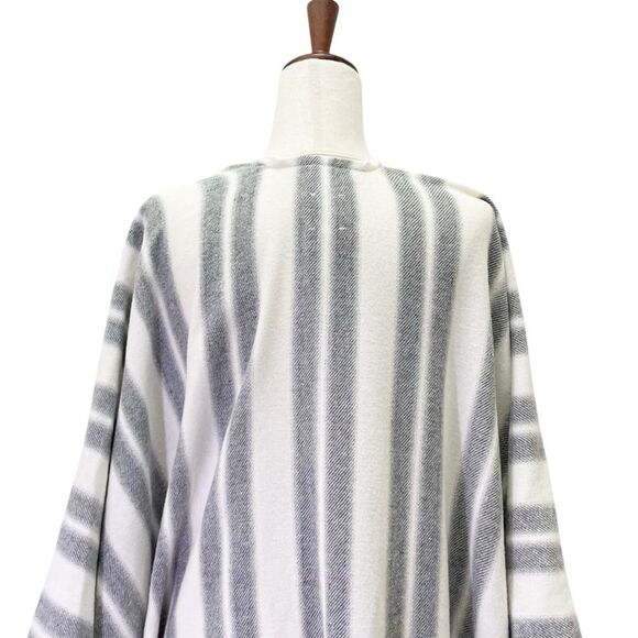 GAP Boho Fringed Poncho Cream & Gray Striped Wool Blend Oversized Size XS/S | OS - Picture 9 of 15